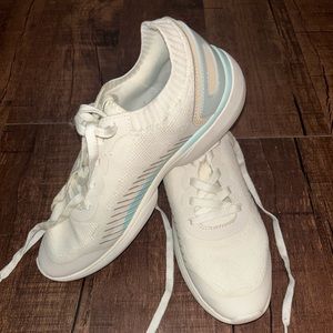 Vionic Women’s Sneakers Size 9